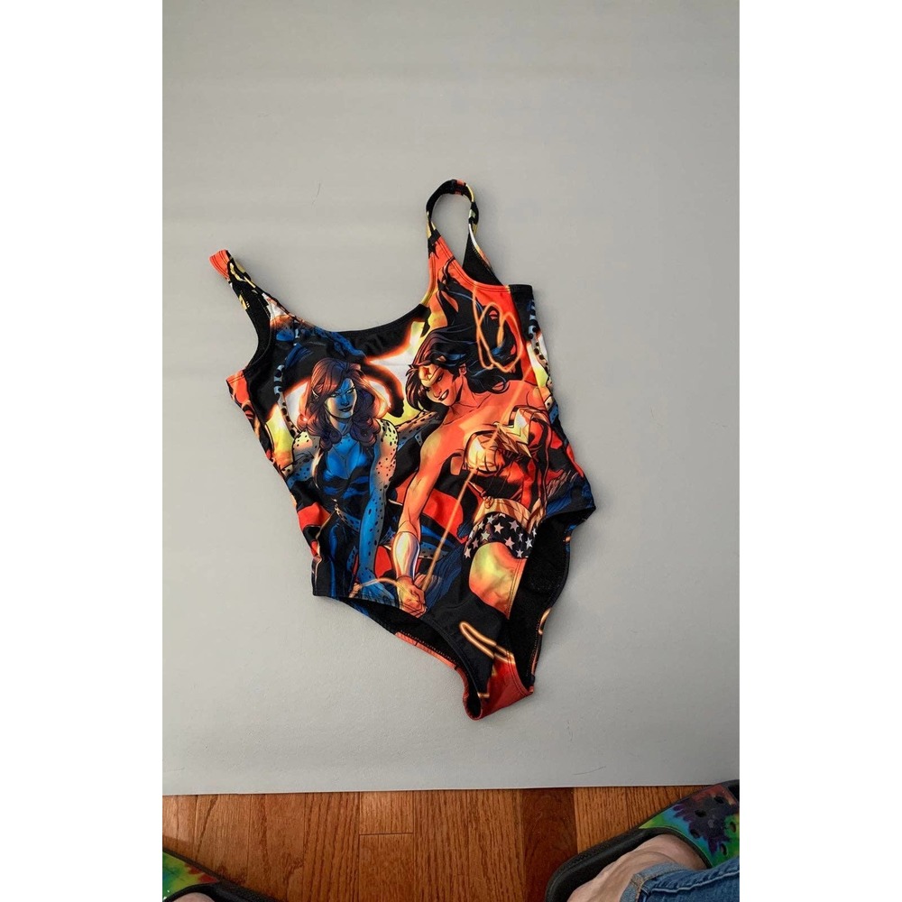 DC Comics Wonder Woman & Cheetah One Piece Plunge Back Swimsuit Size Medium